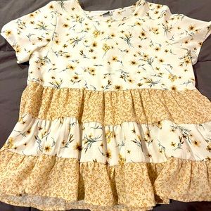 Cute flowy peplum top